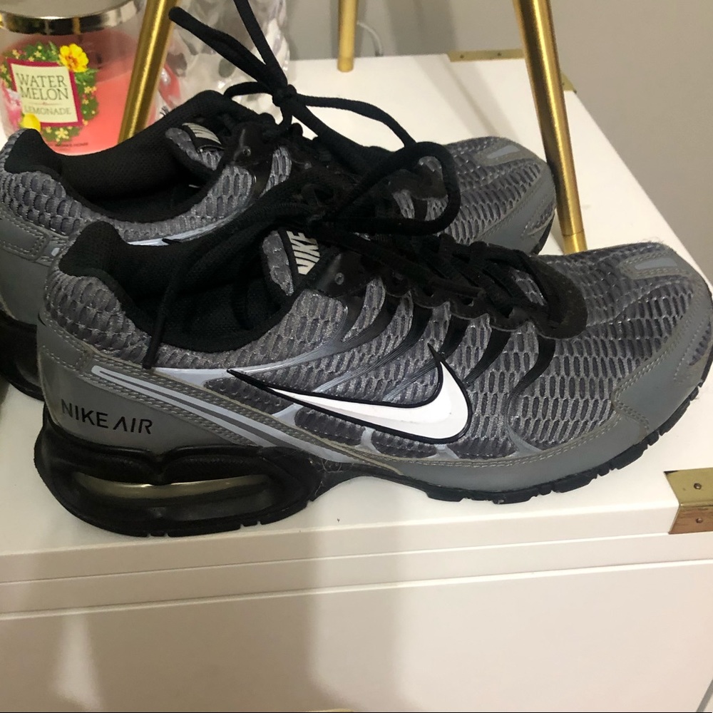 Nike’s sneakers ( men ) 8.5